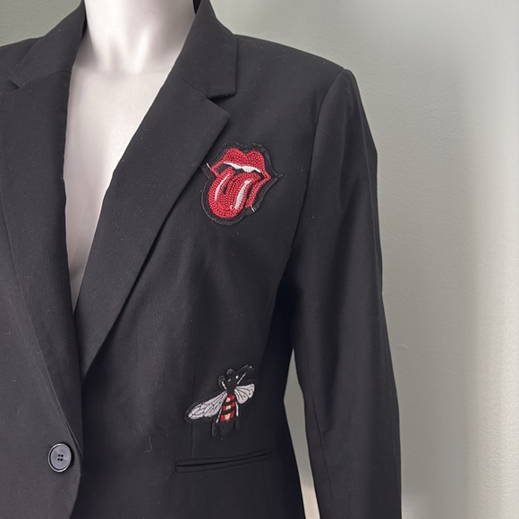 SOJARA Patch Embellished Black Blazer - Picture 3 of 5